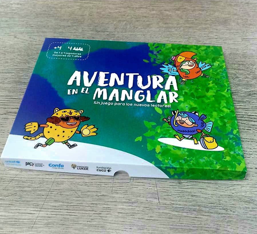 Caja del juego de mesa Aventura en el Manglar sobre una mesa