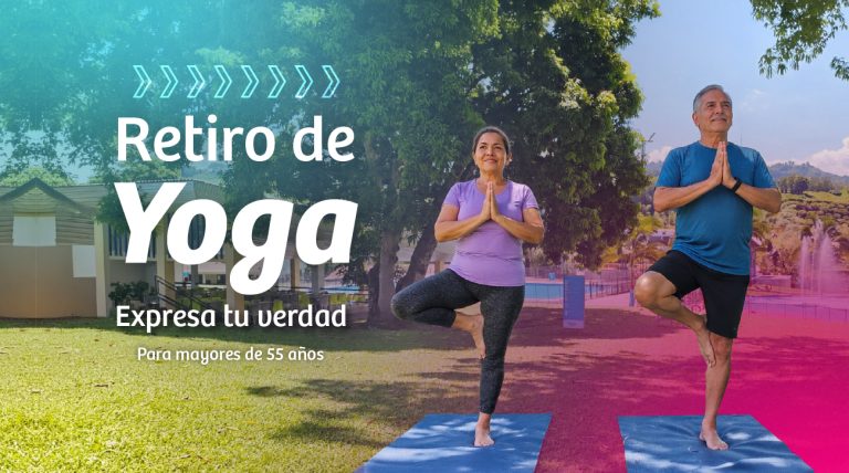 Personas mayores haciendo Yoga en en Sant&aacute;gueda