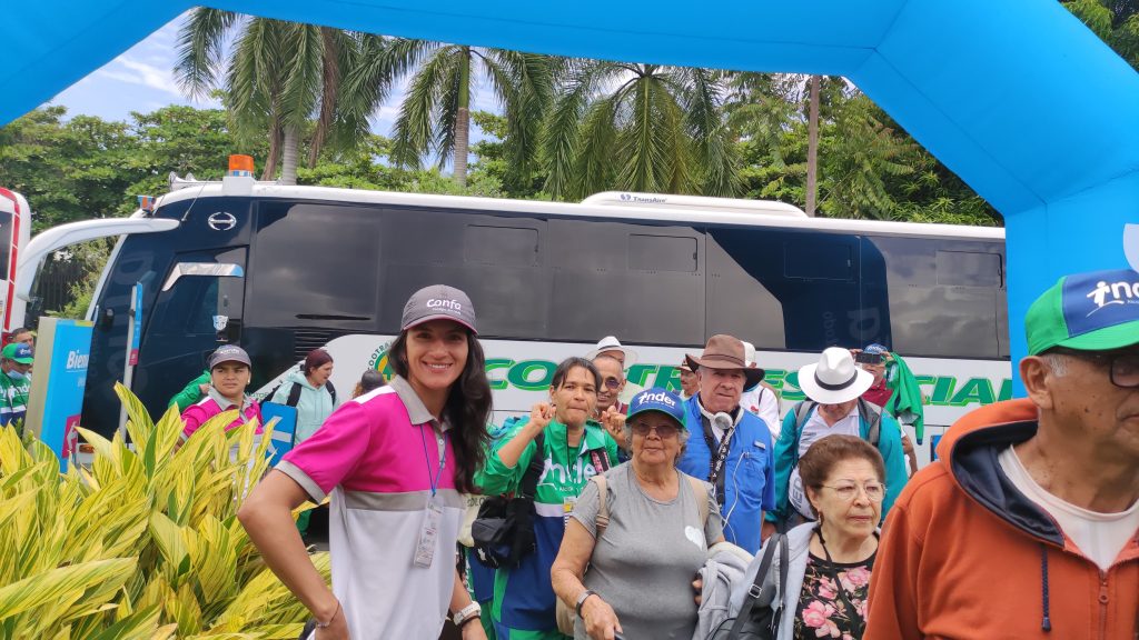 Personas caminando